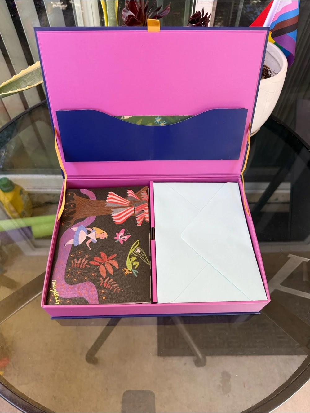 NWOT Alice in Wonderland 70th Anniversary Stationery Set